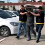 cekirdek citlerken taburenin uzerinde gordugu telefonu caldi seytana uydum dedi 9eb9c2c7aa9d