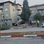 Denizli'de Kontrolden Çıkan Kamyonet, Bahçeye Düşerek Sürücüyü Hayatından Etti 2 denizlide kamyonet evin bahcesine uctu 1 olu 3 yarali ffc84e12063b