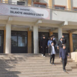 Öğrencileri ve Meslektaşları Deprem Şehidi Öğretmen Fatih Elmas'ı Unutmadı 10 depremde hayatini kaybeden ogretmen mezari basinda anildi 13c26bb6590e