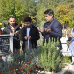 Öğrencileri ve Meslektaşları Deprem Şehidi Öğretmen Fatih Elmas'ı Unutmadı 4 depremde hayatini kaybeden ogretmen mezari basinda anildi 295008907391