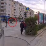 İnegöl'de Kontrolden Çıkan Motosikletten Düşen Sürücü Yaralandı 1 devrilen motosikletten dusen surucu metrelerce suruklendi kaza kamerada 57cd976ce04d