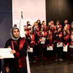 Erzurum Atatürk Üniversitesi'nde 226 doktora öğrencisi ilk mezuniyet töreninde belgelerini aldı 7 doktora mezunlari sarkilar esliginde belge aldi 0c5a38486e3d