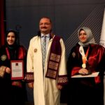 Erzurum Atatürk Üniversitesi'nde 226 doktora öğrencisi ilk mezuniyet töreninde belgelerini aldı 6 doktora mezunlari sarkilar esliginde belge aldi 38f37b8359b4