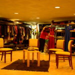 Anadolu Üniversitesi'nde İhtiyaç Sahibi Öğrenciler İçin Öğrenci Butiği Açıldı 1 dolabinizda iyilige yer acin sloganiyla kiyafetlerini ihtiyac sahibi arkadaslariyla paylasiyorlar 3c094538998e