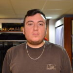 Anadolu Üniversitesi'nde İhtiyaç Sahibi Öğrenciler İçin Öğrenci Butiği Açıldı 8 dolabinizda iyilige yer acin sloganiyla kiyafetlerini ihtiyac sahibi arkadaslariyla paylasiyorlar 6c67db47850f