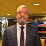 Anadolu Üniversitesi'nde İhtiyaç Sahibi Öğrenciler İçin Öğrenci Butiği Açıldı 6 dolabinizda iyilige yer acin sloganiyla kiyafetlerini ihtiyac sahibi arkadaslariyla paylasiyorlar bbab5d4dedda