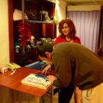 Anadolu Üniversitesi'nde İhtiyaç Sahibi Öğrenciler İçin Öğrenci Butiği Açıldı 4 dolabinizda iyilige yer acin sloganiyla kiyafetlerini ihtiyac sahibi arkadaslariyla paylasiyorlar c6ac1f367a2c