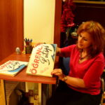 Anadolu Üniversitesi'nde İhtiyaç Sahibi Öğrenciler İçin Öğrenci Butiği Açıldı 3 dolabinizda iyilige yer acin sloganiyla kiyafetlerini ihtiyac sahibi arkadaslariyla paylasiyorlar cd577b241200