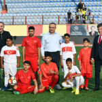 donusumun basladigi kore mahallesinde gencler futbol macinda bulustu 95c57aa024c1