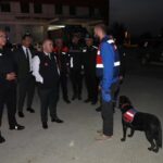 Elazığ Valisi Hatipoğlu, kaybolan otizmli çocuğun aranmasıyla ilgili bilgi aldı. 1 elazigda kaybolan otizmli veysel araniyor 2 5c0aa539ec4c