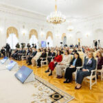 Emine Erdoğan, Aile Kurumunu Güçlendirecek Büyüyen Avrupa Zirvesi'ne Destek Verdi 3 emine erdogan aile kurumunun temellerinin zayifladigi bir toplum gelecege guvenle bakamaz ek fotograf ve videoyla ed11f4707c4c