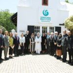 emine erdogan guney afrikada yunus emre enstitusunu ziyaret etti 115e38323522