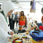 emine erdogan guney afrikada yunus emre enstitusunu ziyaret etti f1e59116ea98