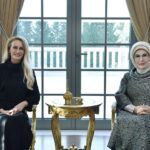 Emine Erdoğan, KKTC Cumhurbaşkanı'nın Eşini Cumhurbaşkanlığı Külliyesi'nde Ağırladı 1 emine erdogan kktc cumhurbaskaninin esi ile bir araya geldi ada55a3e6b39