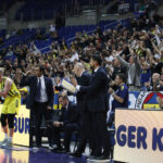 Fenerbahçe Opet, Valencia Basket'i Farkla Geçerek EuroLeague'de Liderliği Garantiledi 11 fenerbahce opet 5te 5 yapti ve grup liderligini garantiledi 03484fad2465