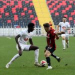Gaziantep FK, Çaykur Rizespor ile 2-2 berabere kalarak bir puanı hanesine yazdırdı. 8 gaziantep fk caykur rizespor 2 2 6492e544045d