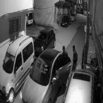 Bursa'da Havai Fişek Patlatan Şüpheliler Güvenlik Kamerasına Yakalandı 6 gece saatlerinde geldikleri sokakta havai fisek atesleyip kactilar cdc50c215bfb