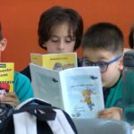 gundelik hayatlarindan esinlenerek hikaye kitabi yazan ilkokul ogrencileri imza gunu duzenledi 865644ed59f1