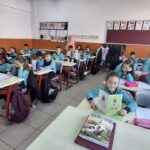 gundelik hayatlarindan esinlenerek hikaye kitabi yazan ilkokul ogrencileri imza gunu duzenledi a4e16f4d40f5