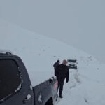 hakkaride kar ve tipiye yakalanan 2 minibusteki 20 kisi kurtarildi videolar eklendi e25f7889ebfb