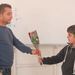 Batman'daki Öğrencilerden Öğretmenlerine Duygusal Sürpriz: Çiçekler ve Sarılmalarla Kutlandı 8 iki ogrencisi olan koy okulunda ogretmenler gunu kutlamasi ccbfda5e4009