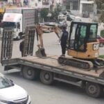 is makinesi operatoru cekici ustunde cayci elinde tepsiyle atayi andi 8b7dc3d8a9ef