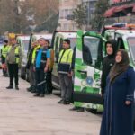 is makinesi operatoru cekici ustunde cayci elinde tepsiyle atayi andi e30e2f3950f6