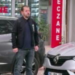 is makinesi operatoru cekici ustunde cayci elinde tepsiyle atayi andi e38d324516a3