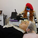 Bursa'daki Güzellik Merkezinde Robot Müşteri Hizmetlerine Başladı 7 isci robot marcelx yogun ilgi goruyor 7ce65612f5fd