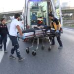 istanbul atasehirde yolun karsisina gectigi sirada otomobilin carptigi yaya oldu 16e69b6bdb33