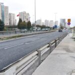Avcılar'da TIR, Üst Geçidi Çarparak Parçaladı; Belediye Ekipleri Hızla Müdahale Etti 4 istanbul avcilarda is makinesi tasiyan tirin carptigi ust gecit kaldirildi 3dfa013e2818