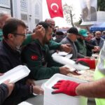 Bağcılar'da 102. Türbe Dede Pilav Günü coşkuyla kutlandı 3 istanbul bagcilarda turbe dede pilav gunu nedeniyle 2 ton pilav dagitildi 4d5f885d97ea