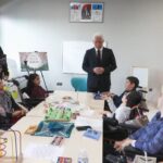 Hastane Sınıfı'nın açılışı İstanbul Valisi Davut Gül'ün katılımıyla gerçekleştirildi. 7 istanbul basaksehir cam ve sakura sehir hastanesinde hastane sinifi acildi 713ff0bd491e