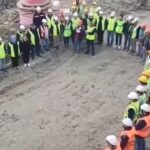 İnşaat İşçileri, Atatürk'ün Ölüm Yıldönümünde Saygı Duruşunda Bulundu 2 istanbul basaksehirde insaat iscilerinden 0905te ataya saygi durusu 57ef0e237b1c