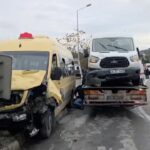 Başakşehir'de Zincirleme Kazada 12 Kişi Yaralandı, Trafik Durma Noktasına Geldi 2 istanbul basaksehirde yolcu minibusunun karistigi zincirleme kaza 12 yarali 1 4c402d2b9355