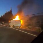 istanbul besiktas tem otoyolunda seyir halindeki minibus alev alev yandi 4f45b1a17fe3