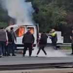 istanbul beykoz tem otoyolunda kamyonet alev alev yandi 10a3c49f9e70