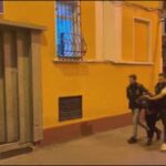 istanbul beyoglunda is yerlerinden valiz ve telefon calan supheli tutuklandi 6fef2d70c030