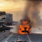 istanbul buyukcekmecede alev alev yanan kamyonet metal yiginina dondu 76f3649b34c7