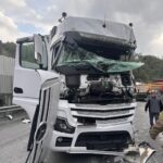 istanbul eyupsultanda 2 tirin carpistigi kazada sofor sikistigi yerden kurtarildi f59733d235bd