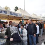 istanbul eyupsultanda osmancik pirinci ile yapilan pilav dagitildi almak isteyenler kuyruk olusturdu cd091f51f6aa