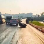 Fatih'te Kaygan Zemin, Motosiklet Kazalarına Neden Oldu; Diğer Sürücüler Uyarılarla Kurtuldu 3 istanbul fatihte yola yag dokuldu motosikletliler pes pese kayarak dustu a2c2b2abb029