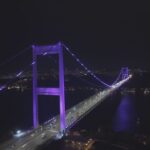 istanbul fsm koprusu dunya premature gunu kapsaminda mor isiklarla aydinlatildi e60efec05dc9