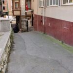 istanbul gaziosmanpasada yan baktin kavgasinda cocuk silahla ates acti dede oldu torun yaralandi 0900f6a2003b