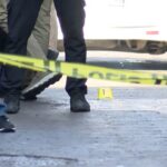 Beyoğlu'nda İki Esnaf Arasında Silahlı Kavga: İki Yaralı 2 istanbul istiklal caddesinde esnaf arasinda silahli kavga kamerada 2 yarali 175214527da7