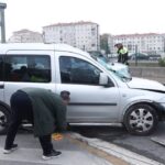 istanbul kadikoyde avrasya tuneli girisinde zincirleme kaza hafif ticari arac devrildi 1a140bea417b