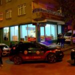 istanbul kucukcekmecede is yerinde silah sesi duyan mahalleli ekiplere haber verdi 1 kisi olu bulundu 988ede325561