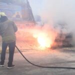 Küçükçekmece'de Yer Altı Kablolarının Yangını Park Halindeki Aracı Küle Çevirdi 3 istanbul kucukcekmecede yer alti kablolarindan cikan kivilcimlar otomobili yakti 1cb76a67f6e2