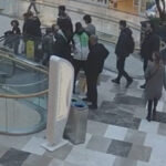 Papy Djilobodji ve Arkadaşına Silah Çeken Şahıs Gözaltına Alındı 8 istanbul sariyerde avmde senegalli milli futbolcu papy djilobodjiye silah cekip semsiye firlatti 1d2e11e7698b