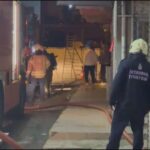 istanbul sultanbeylide 2 katli evin catisi alev alev yandi e83c84c5a17d